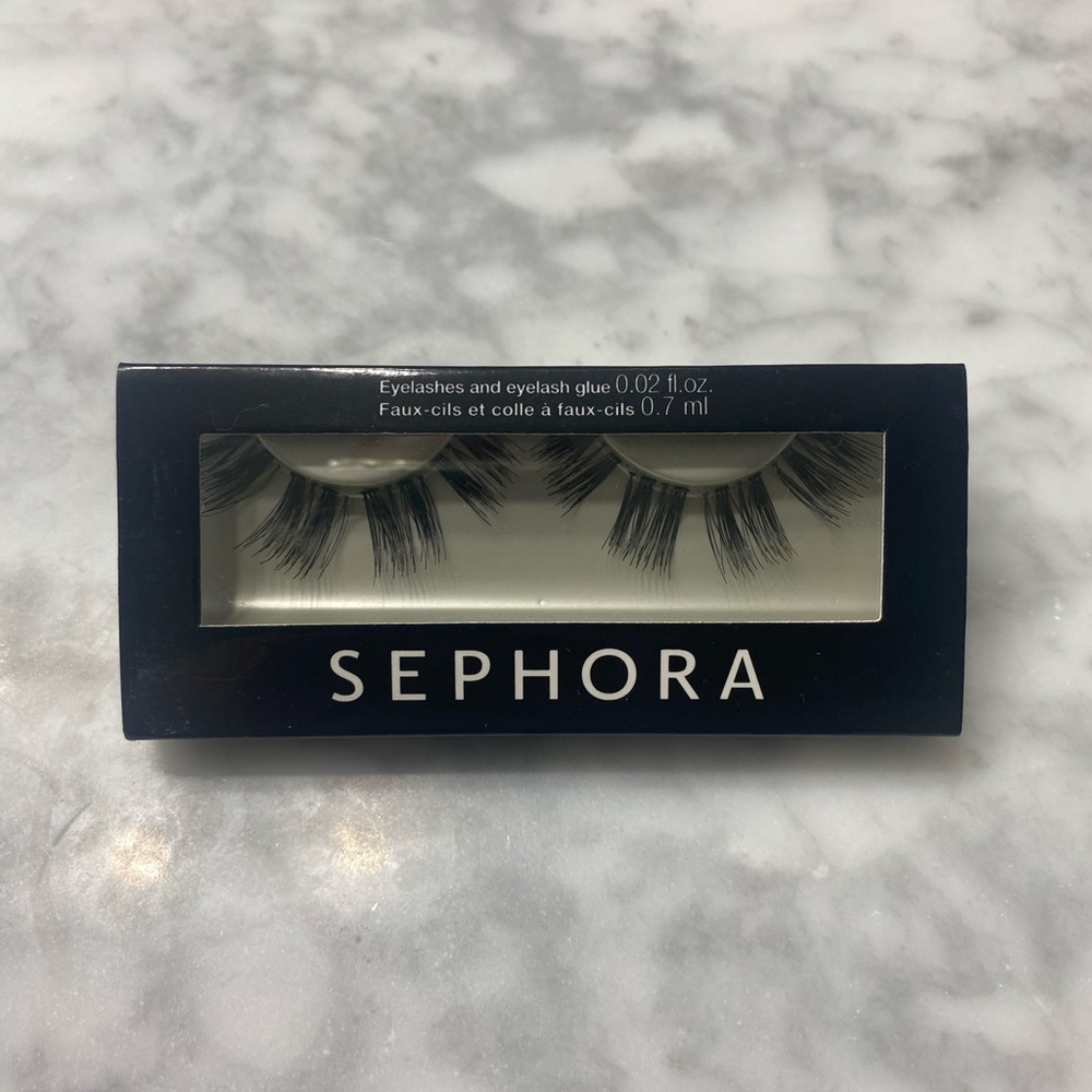 FREE BUNDLE ITEM 🎁 NIB Sephora fake eyelashes